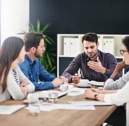 imgi_10_business-people-boardroom-meeting-discussion-project-plan-idea-strategy-proposal-conversation-workplace-professional-teamwork-start-up-vision-collaboratio